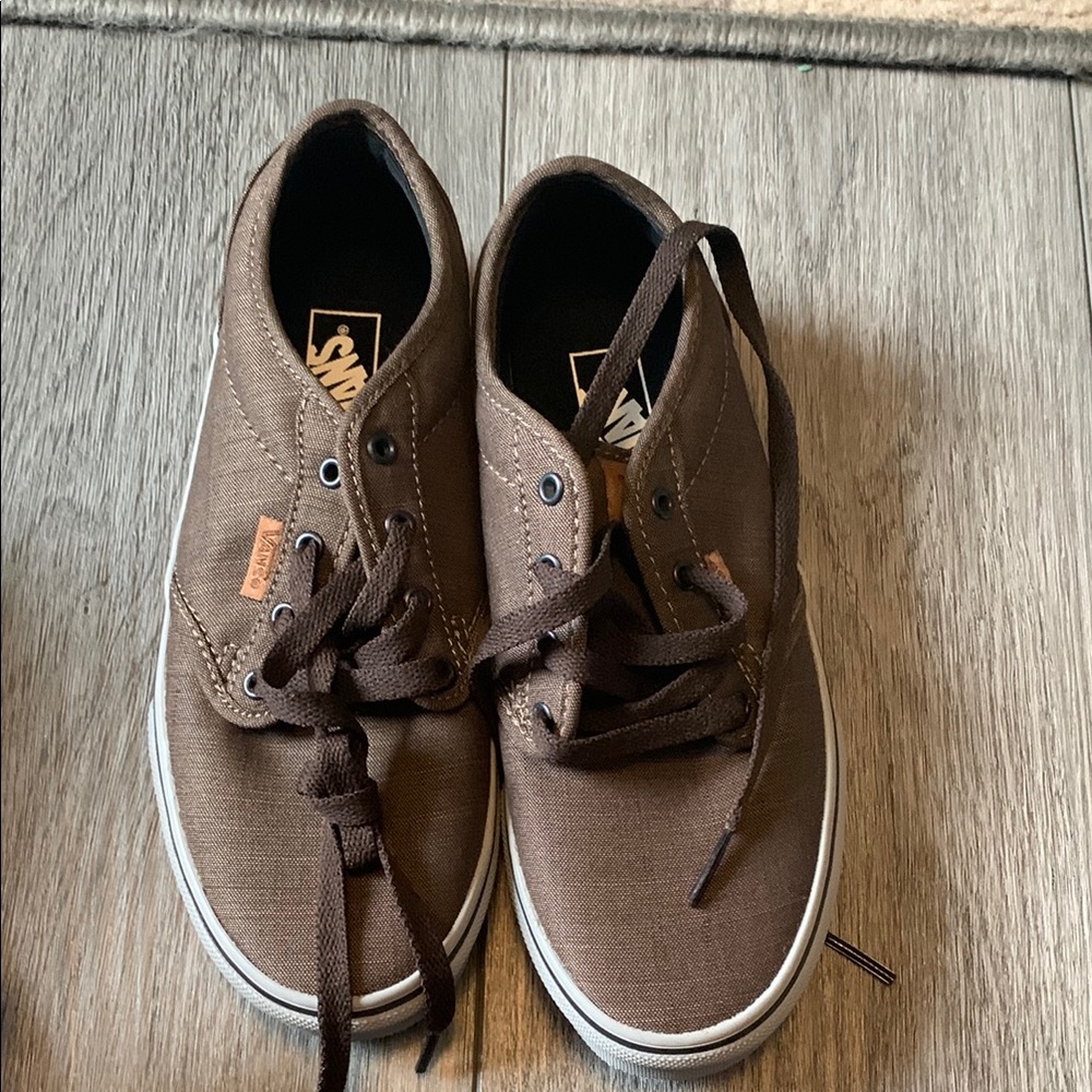 Youth Boys Vans. Size 4